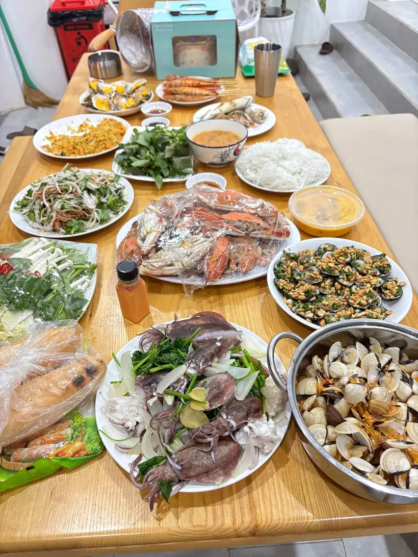 Mâm do Bếp Mai Yến nấu