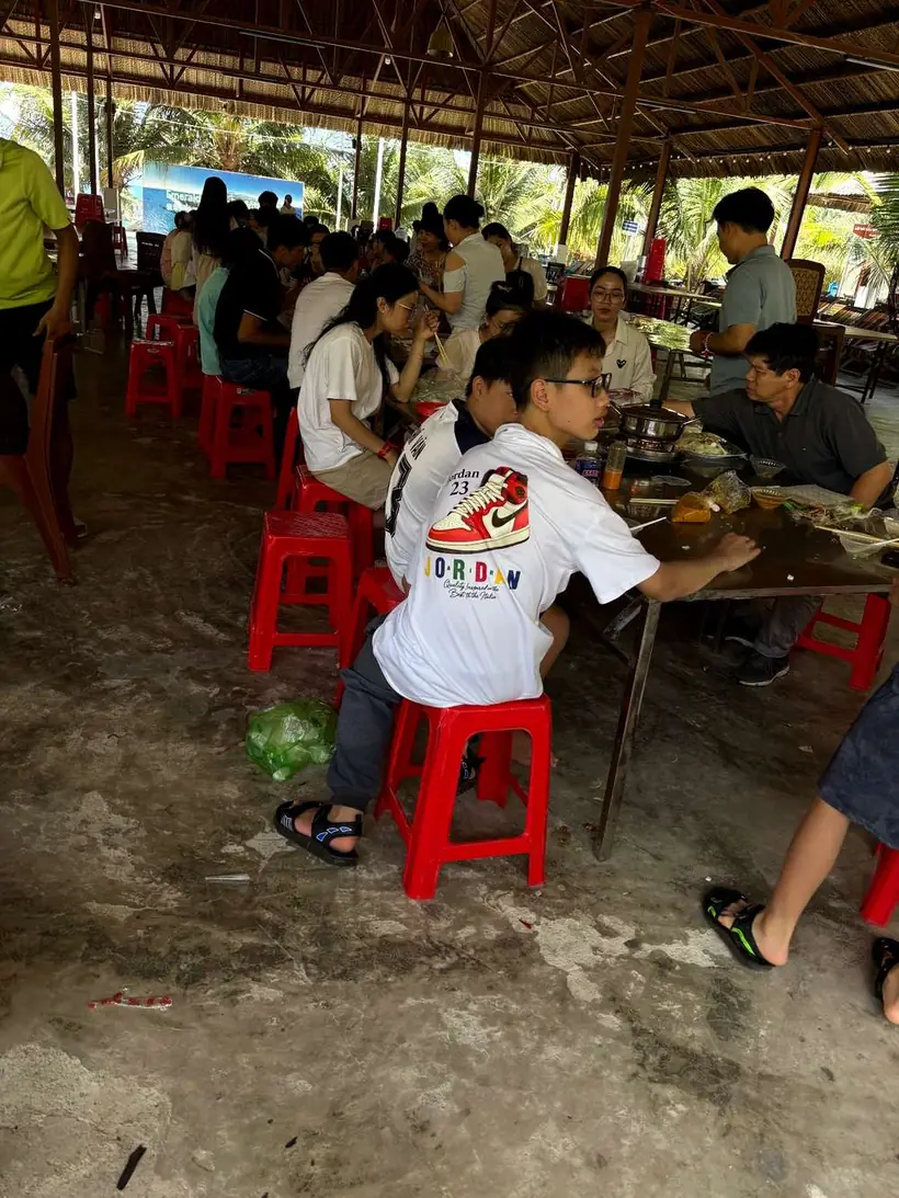 Đoàn Khách đặt qua Zalo, tháng 6/2026
